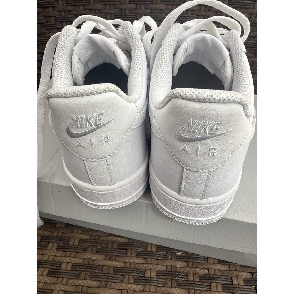 Nike Air Force 1 07 Low Triple White Womens Sneakers DD8959-100 Size 8 NEW - Picture 3 of 6